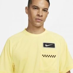 Nike Heren Shirt Fitness DRI-FIT - 821 CITRON TINT/PICANTE RED/SU -Trendy Deals Voor Actieve Lifestyles 052526 53 02 1