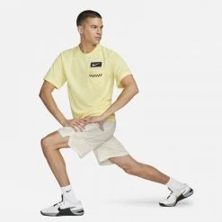 Nike Heren Shirt Fitness DRI-FIT - 821 CITRON TINT/PICANTE RED/SU -Trendy Deals Voor Actieve Lifestyles 052526 53 03 1